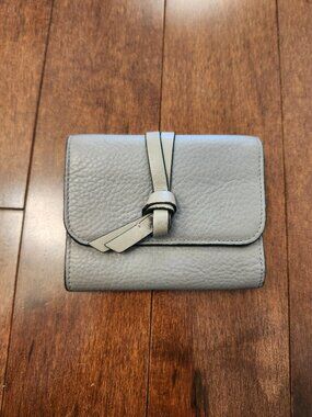 Chloe alphabet tri-fold wallet in gray grained leather